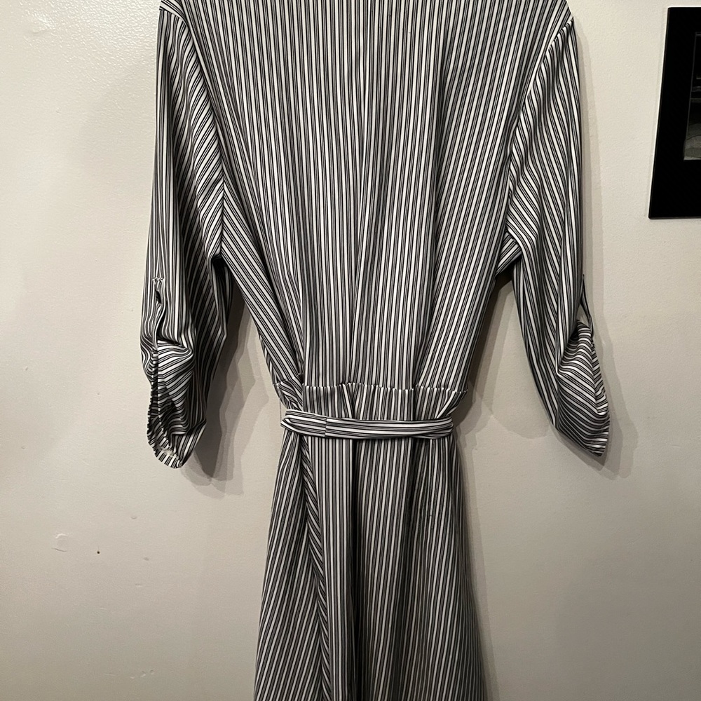 Dress - Picture 6 of 6